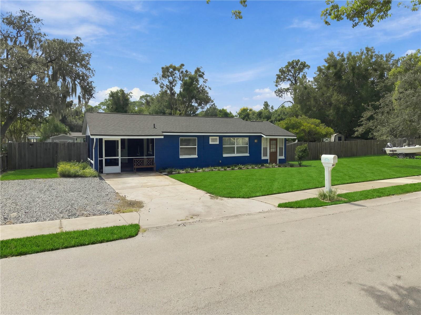 121 ANGELES ROAD