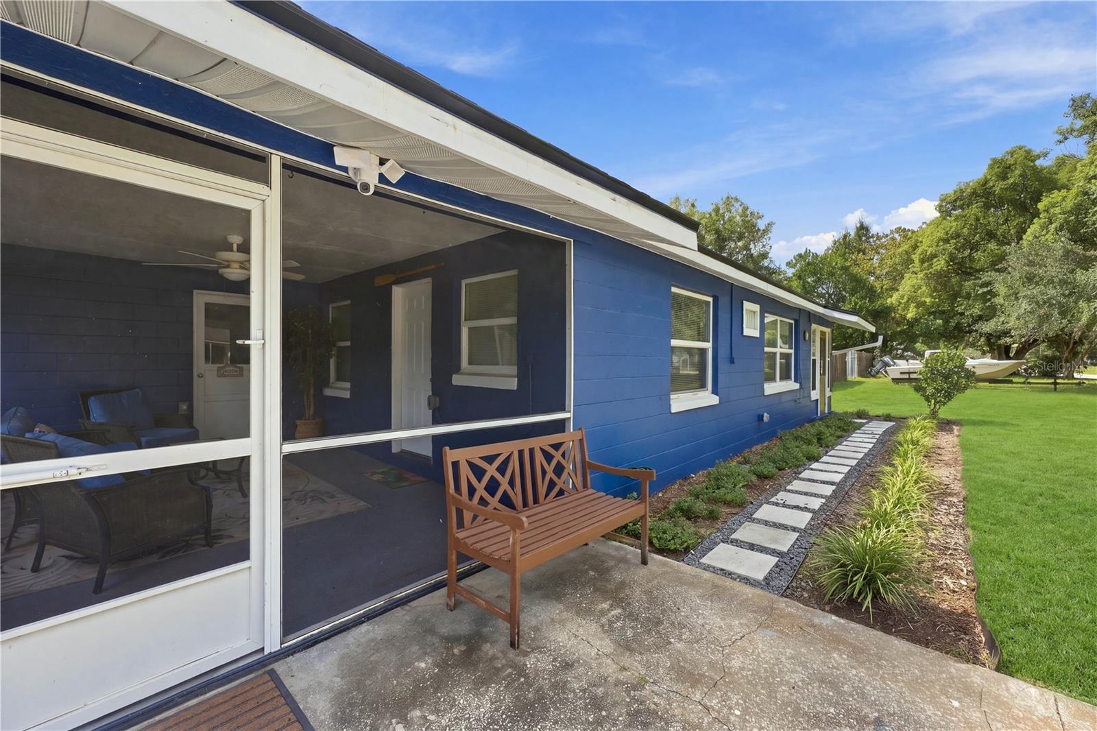 121 ANGELES ROAD