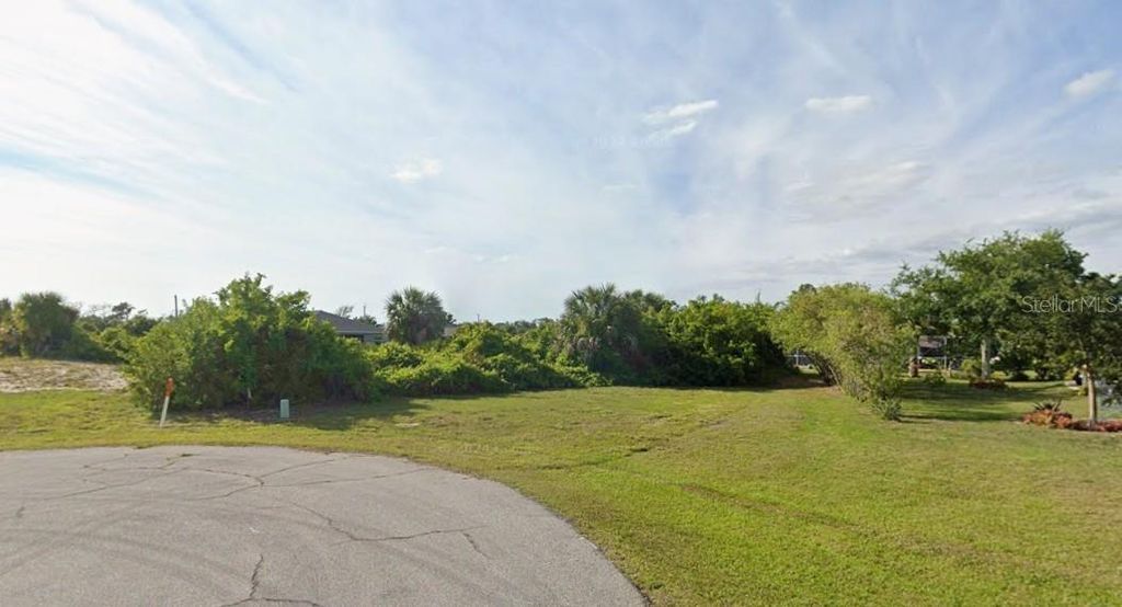 Photo of 108 Green Oak Park, Rotonda West, FL 33947 (MLS # C7522622)