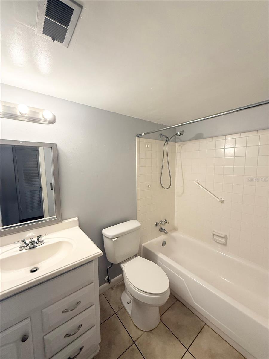FOUR SEASONS CONDO - Residential Lease