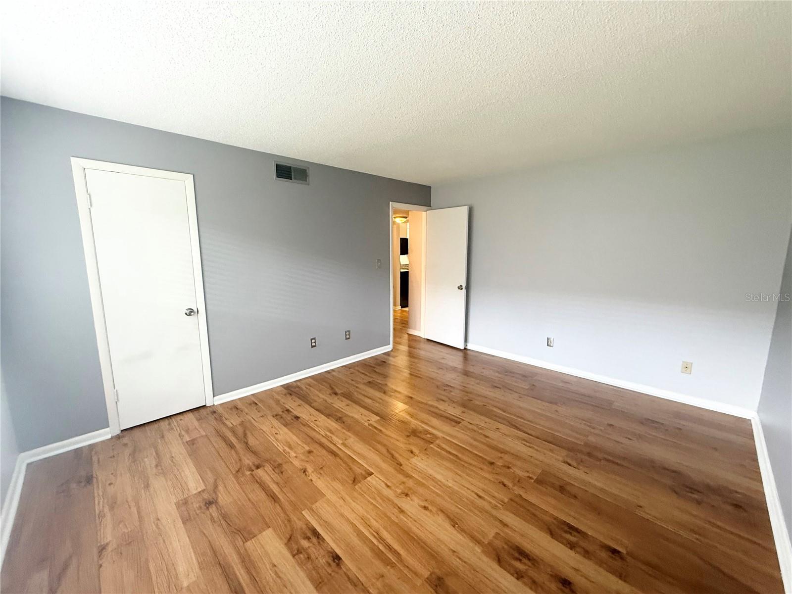 FOUR SEASONS CONDO - Residential Lease