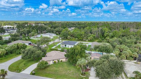 A home in PORT CHARLOTTE