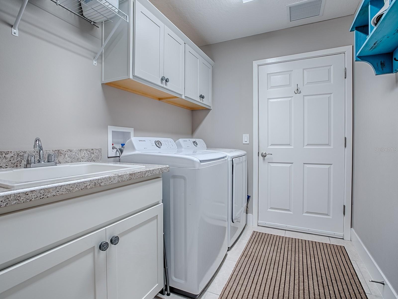 VILLAGES/SOUTHERN OAKS UN 40 - Residential