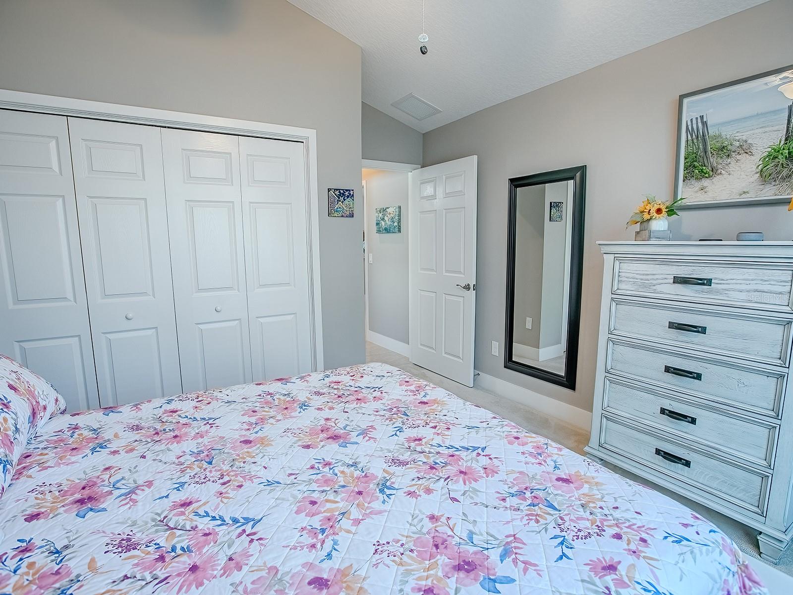 VILLAGES/SOUTHERN OAKS UN 40 - Residential