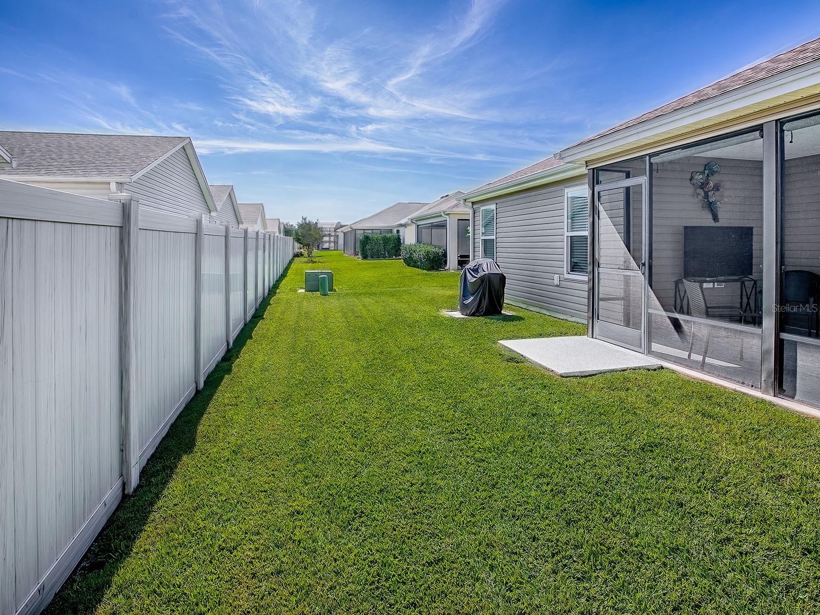 VILLAGES/SOUTHERN OAKS UN 40 - Residential