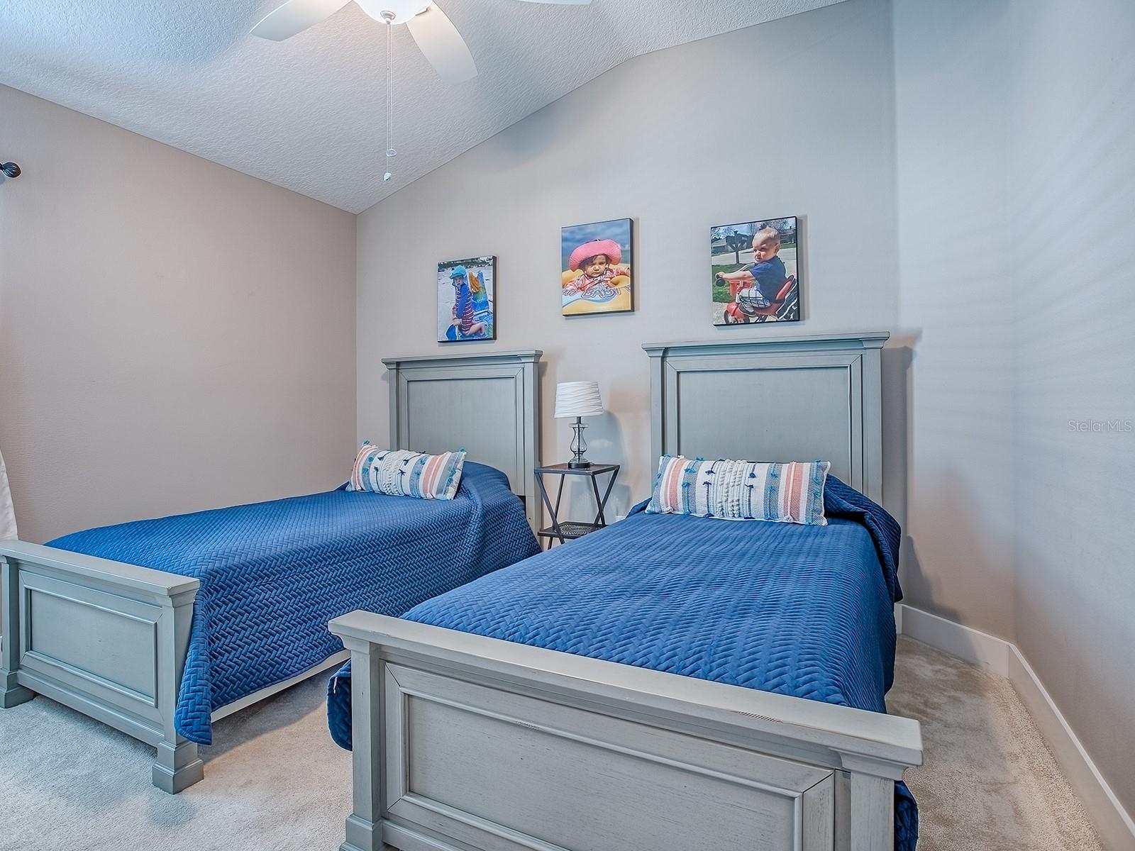 VILLAGES/SOUTHERN OAKS UN 40 - Residential