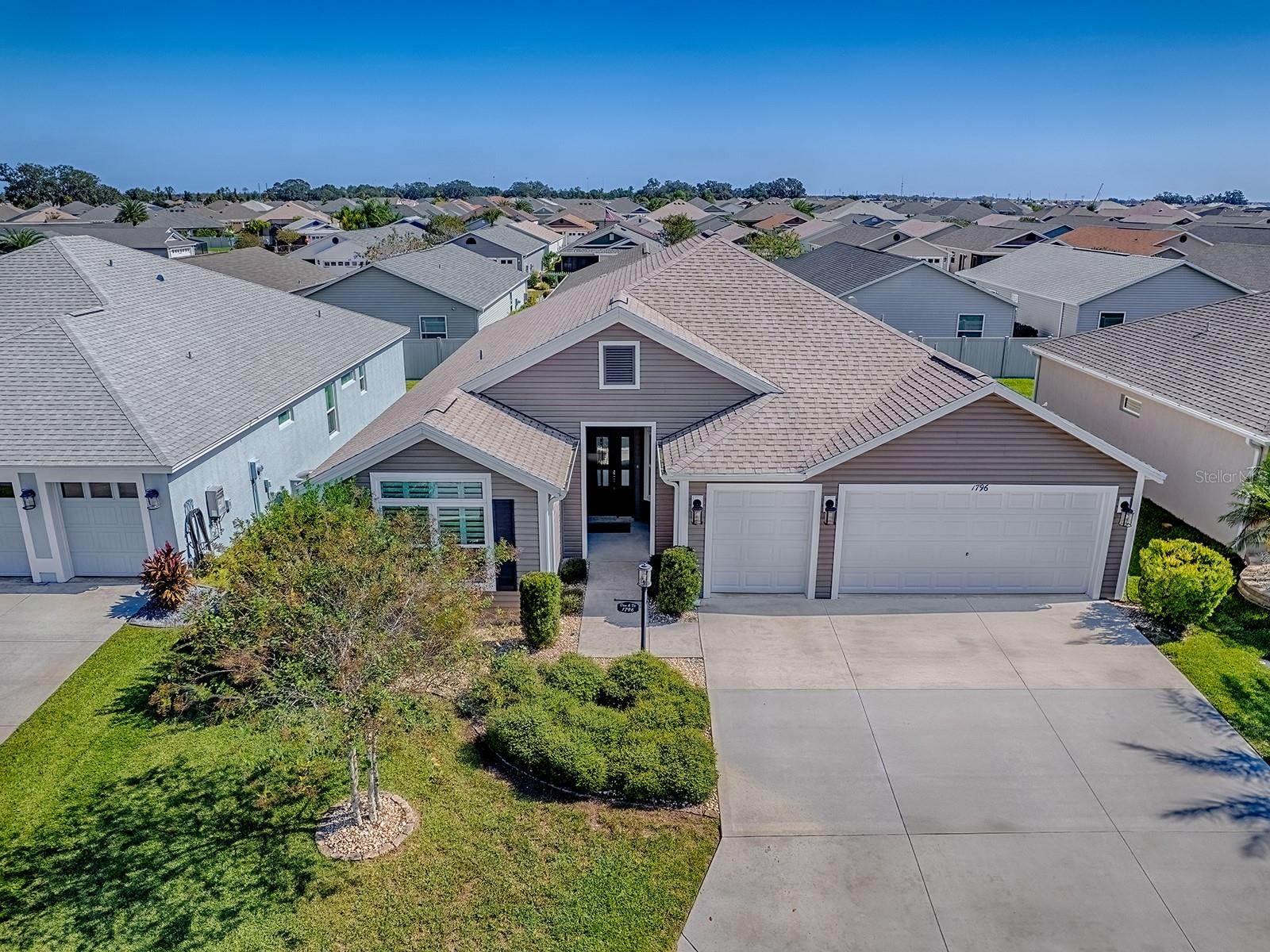 VILLAGES/SOUTHERN OAKS UN 40 - Residential