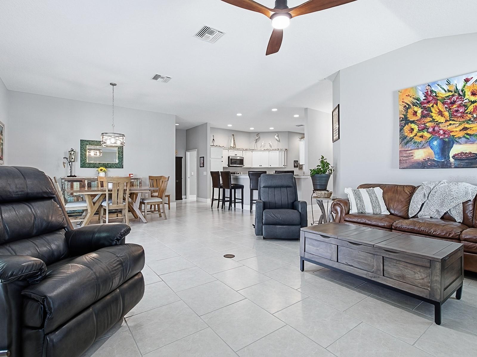 VILLAGES/SOUTHERN OAKS UN 40 - Residential