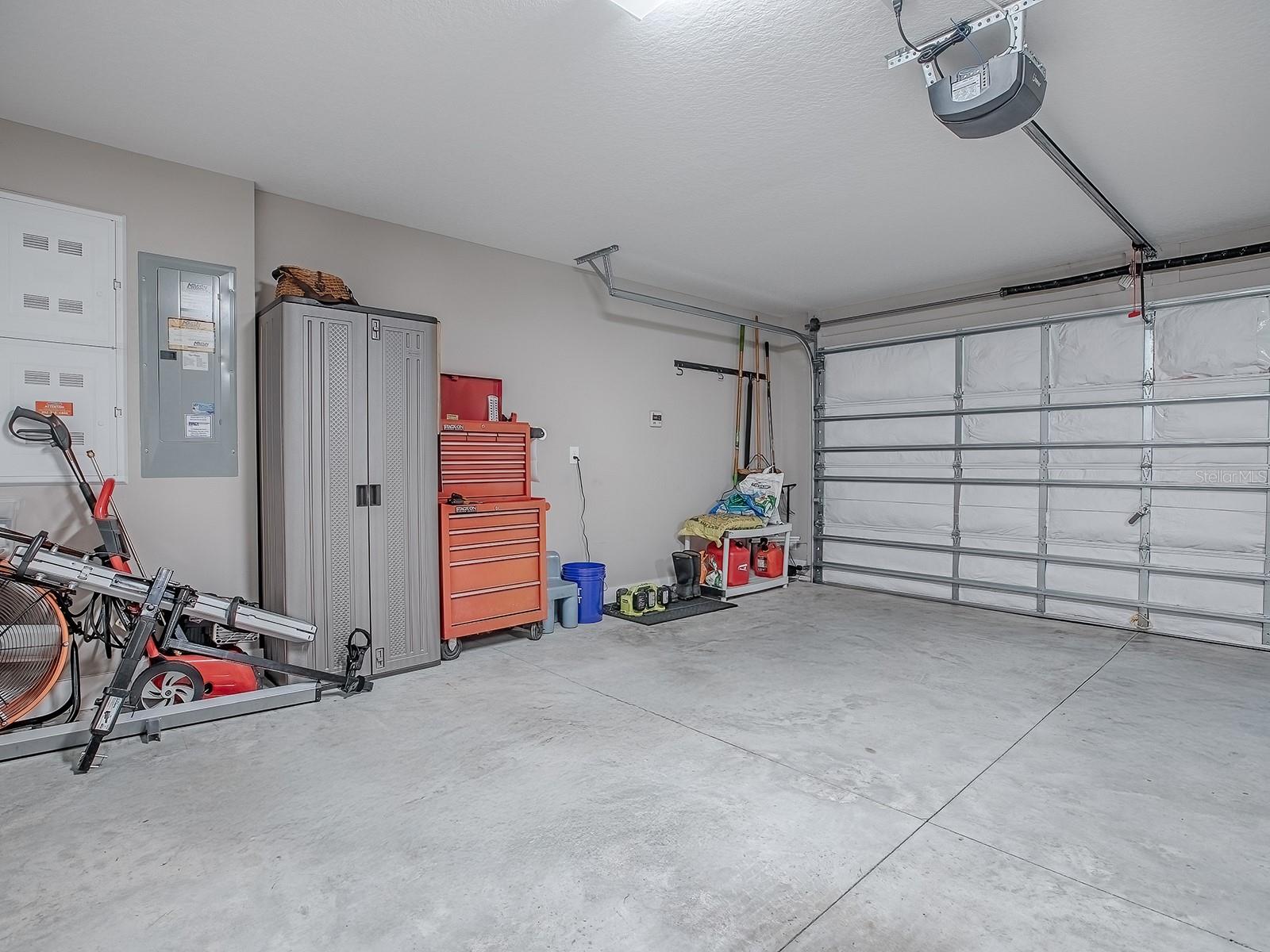 VILLAGES/SOUTHERN OAKS UN 40 - Residential