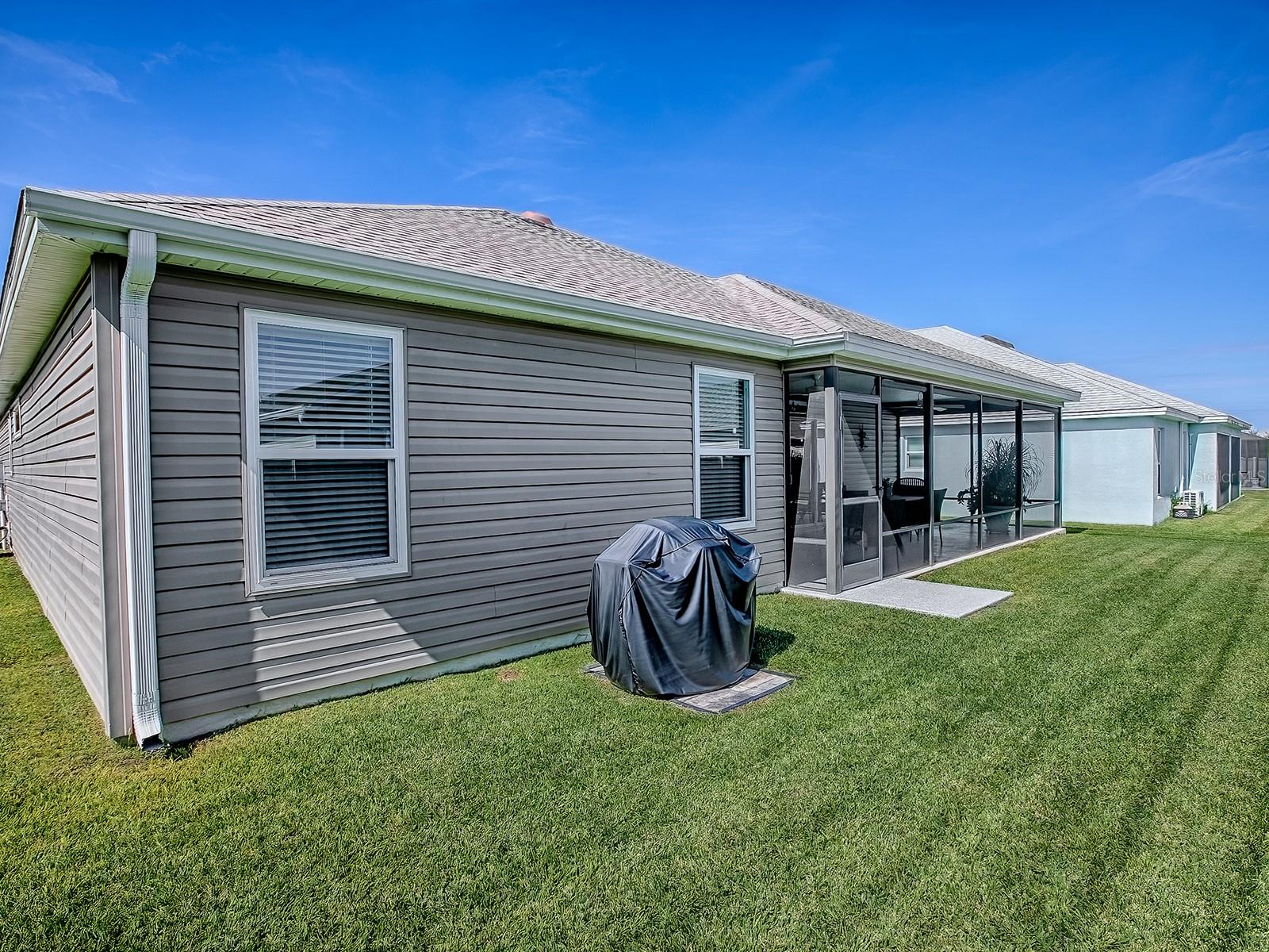 VILLAGES/SOUTHERN OAKS UN 40 - Residential