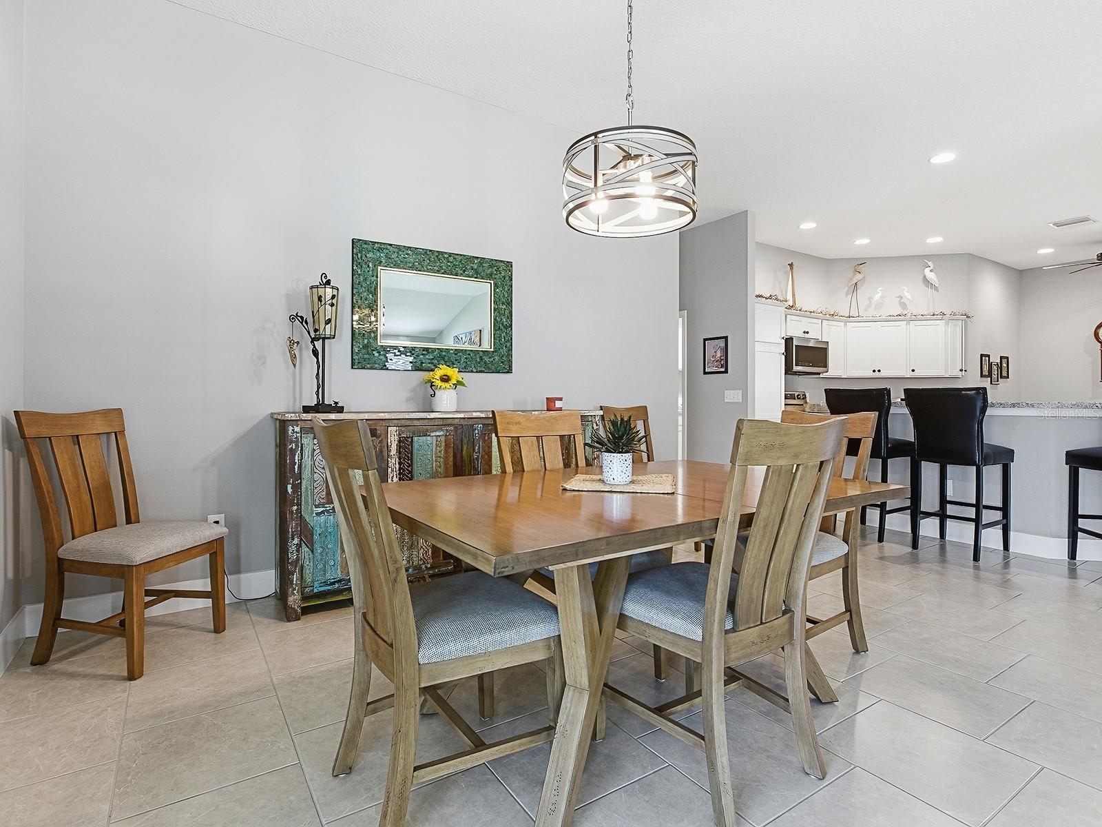 VILLAGES/SOUTHERN OAKS UN 40 - Residential