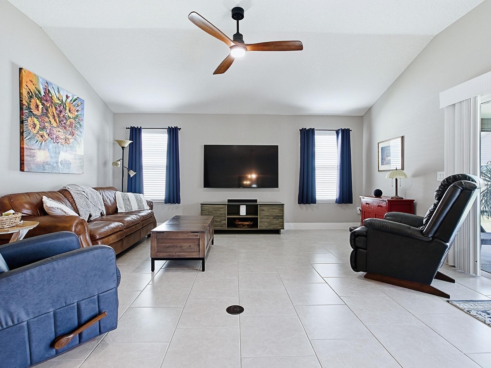 VILLAGES/SOUTHERN OAKS UN 40 - Residential