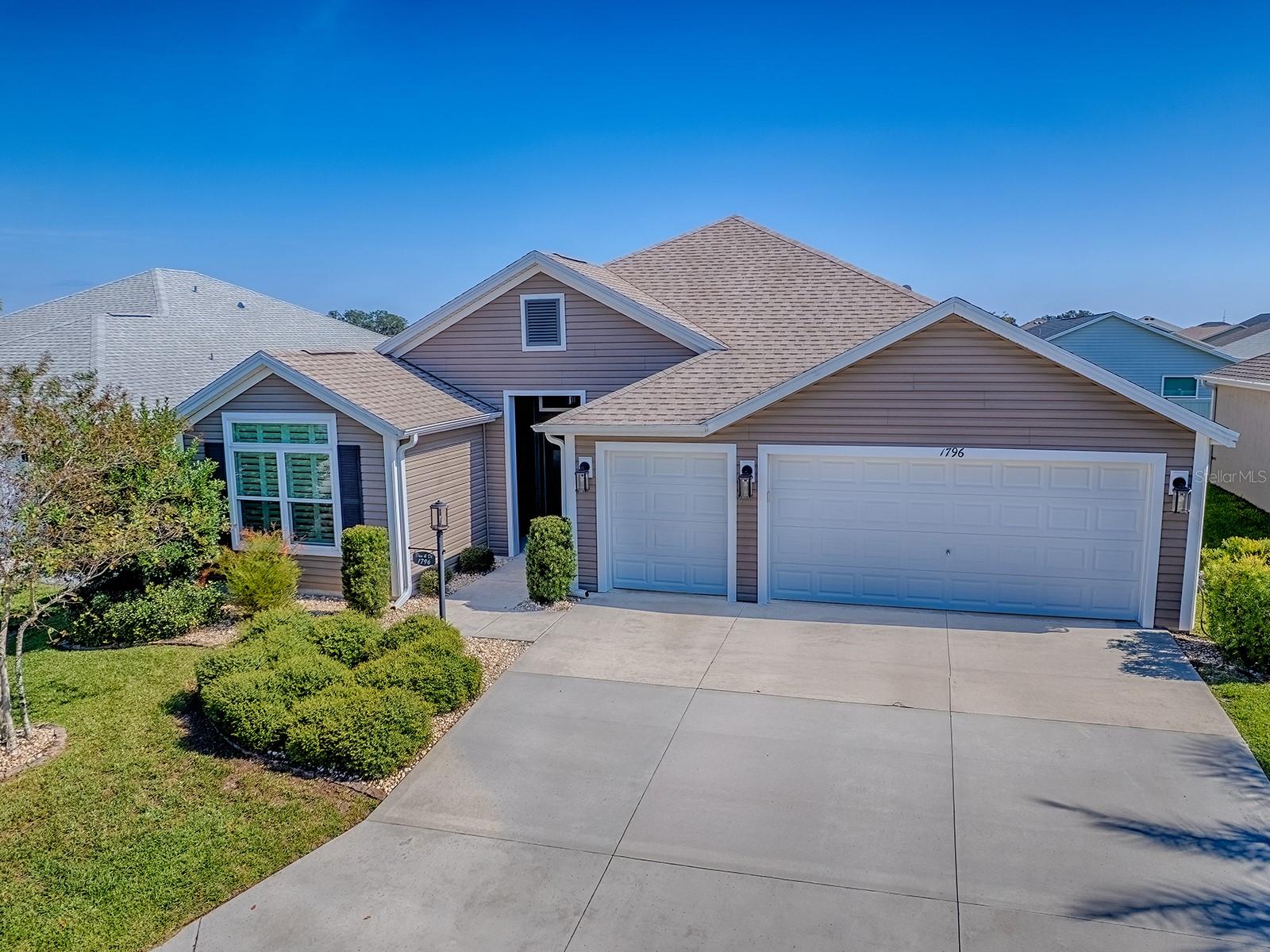 VILLAGES/SOUTHERN OAKS UN 40 - Residential