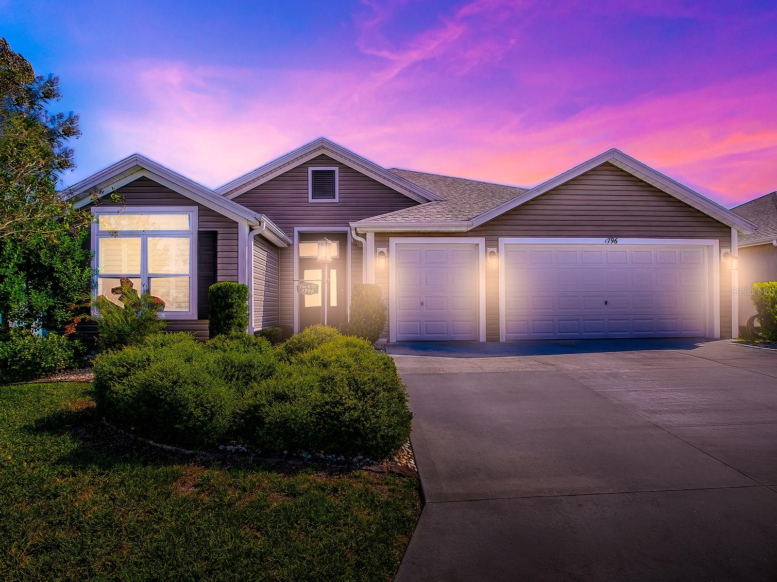 VILLAGES/SOUTHERN OAKS UN 40 - Residential