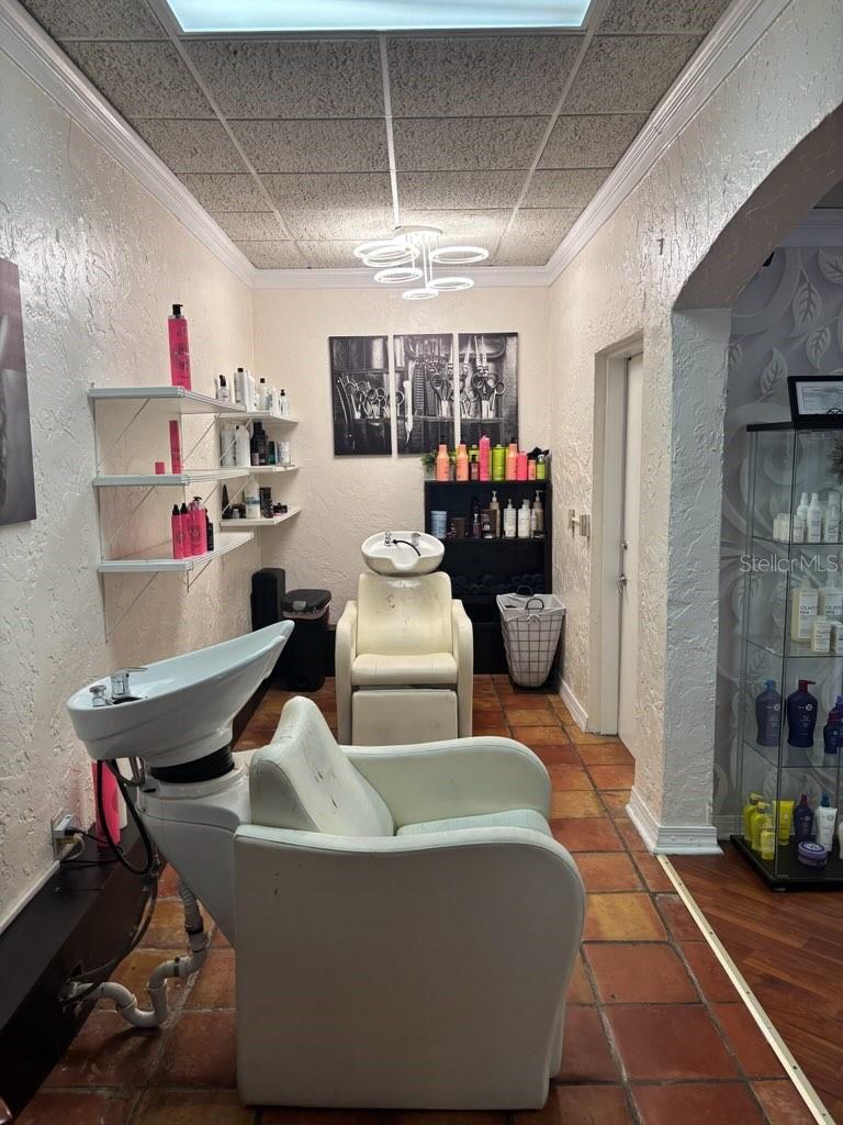 SOUTH GATE - Commercial Lease