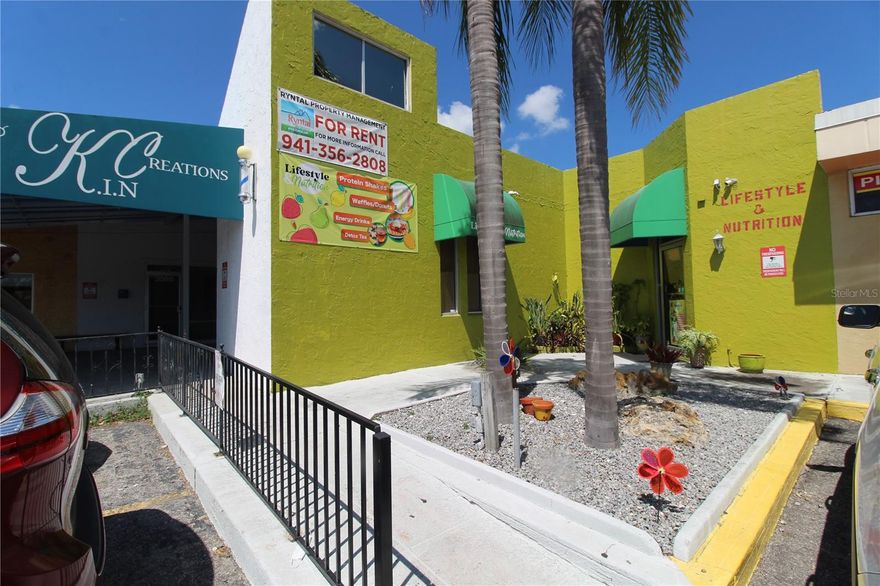Step into success with 2,022 sq. ft. of fully air-conditioned, versatile space in a prime Sarasota location. Situated just off bustling Webber St, this property offers both visibility and convenience, making it ideal for a variety of businesses. This flexible, open layout is ready to adapt to your unique vision—perfect for retail, offices, studios, and more. To help you launch or grow your business with confidence, we're offering one month of free rent—a unique opportunity to create a space that’s perfectly tailored to your venture without the immediate financial pressure. The space includes a tucked-away nook, perfect for focused work or one-on-one meetings, as well as a conveniently placed restroom at the back to ensure seamless functionality. This rare gem has the potential to evolve with your business and is designed to accommodate your current and future needs. Don't let this opportunity slip away; your dream space is within reach! Call today for more details and to schedule a viewing. Call today for more details and to schedule a viewing.