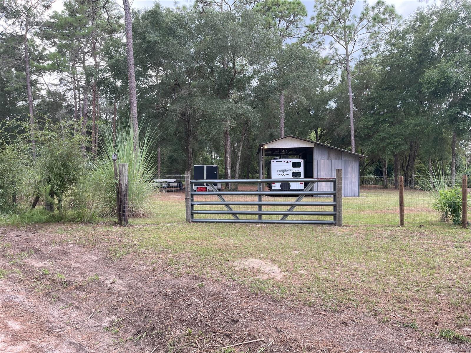 Buildable Country Property with Pole Barn – Prime Location Near National Forest– Seller Financing Available! Perfectly suited for your dream home or manufactured residence.
This unique .74-acre property is Conveniently located 2,500 feet off of County Road 314A on a forest road. Utilities are easily available.
Less than half a mile to local amenities and modern conveniences. The area also has access to over 20 + lakes, national parks, recreation areas, camping facilities, boat ramps, ATV and hiking trails. Within 65 miles to the Atlantic Ocean or the Gulf of Mexio.
Don’t miss the opportunity to own land in this beautiful, adventure-filled region!