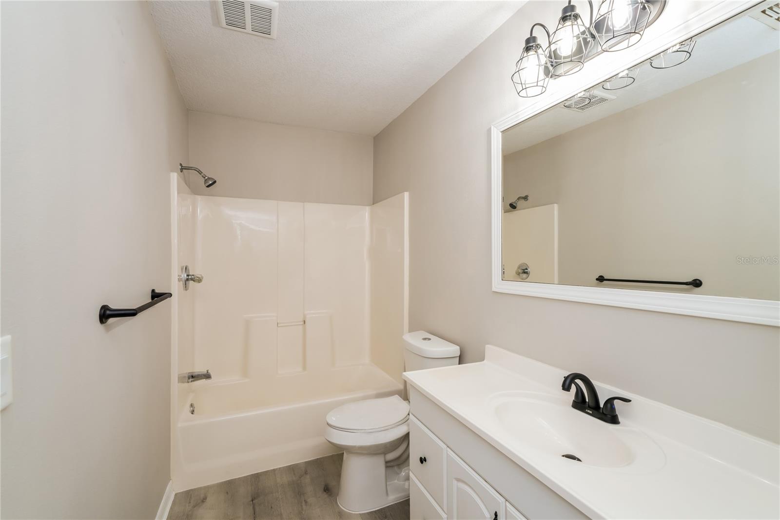 MOON LAKES ESTATES UNIT ELEVEN - Residential Lease
