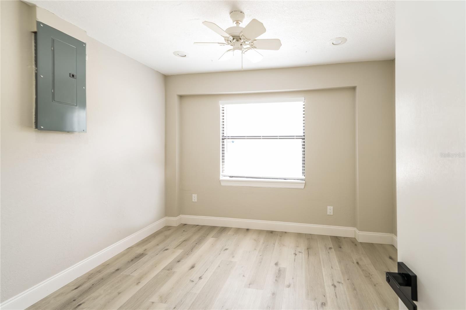 MOON LAKES ESTATES UNIT ELEVEN - Residential Lease