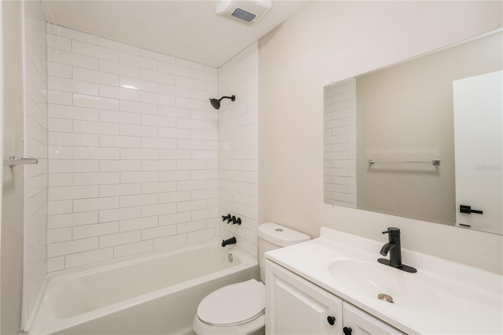 MOON LAKES ESTATES UNIT ELEVEN - Residential Lease