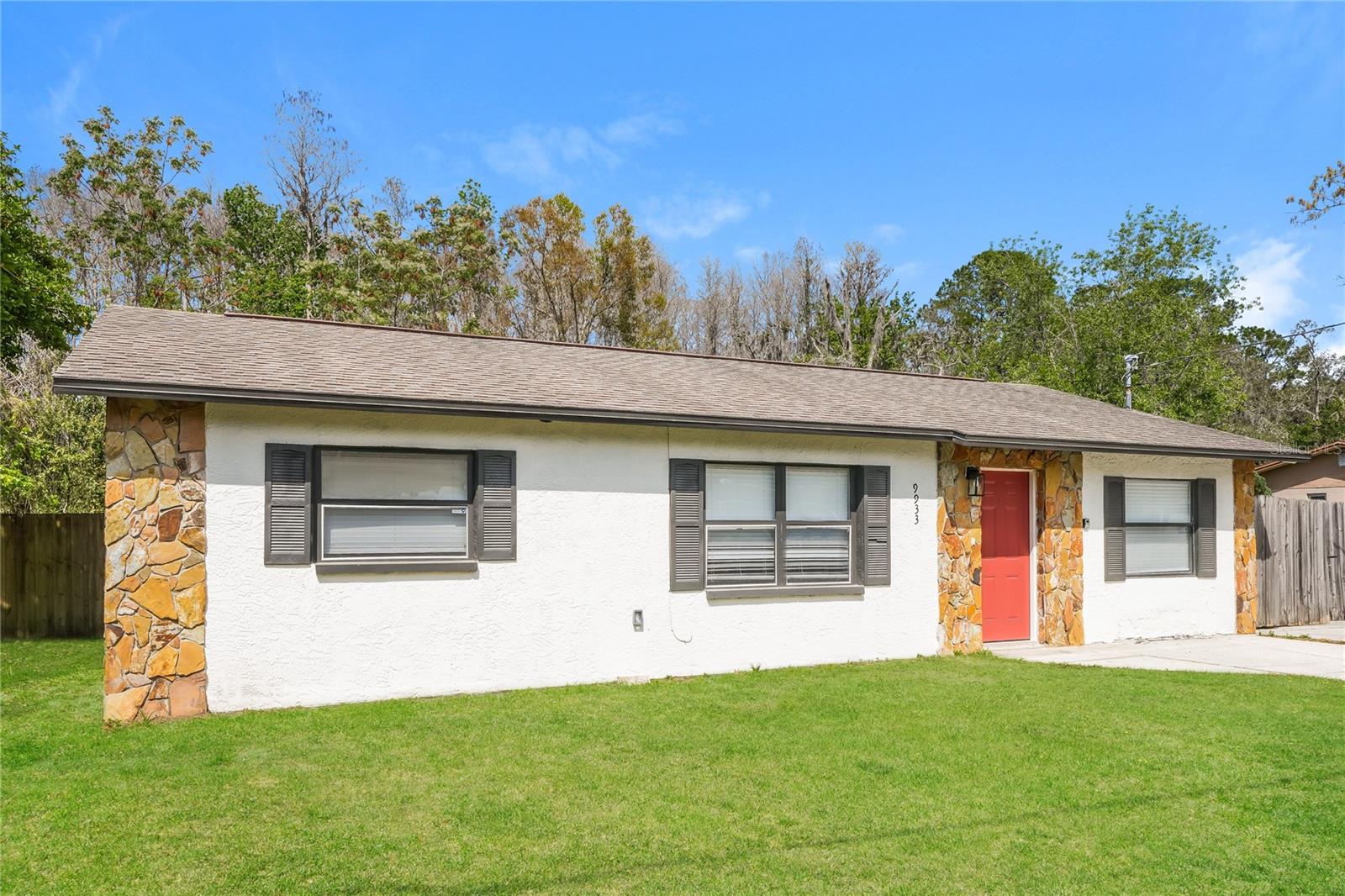 MOON LAKES ESTATES UNIT ELEVEN - Residential Lease