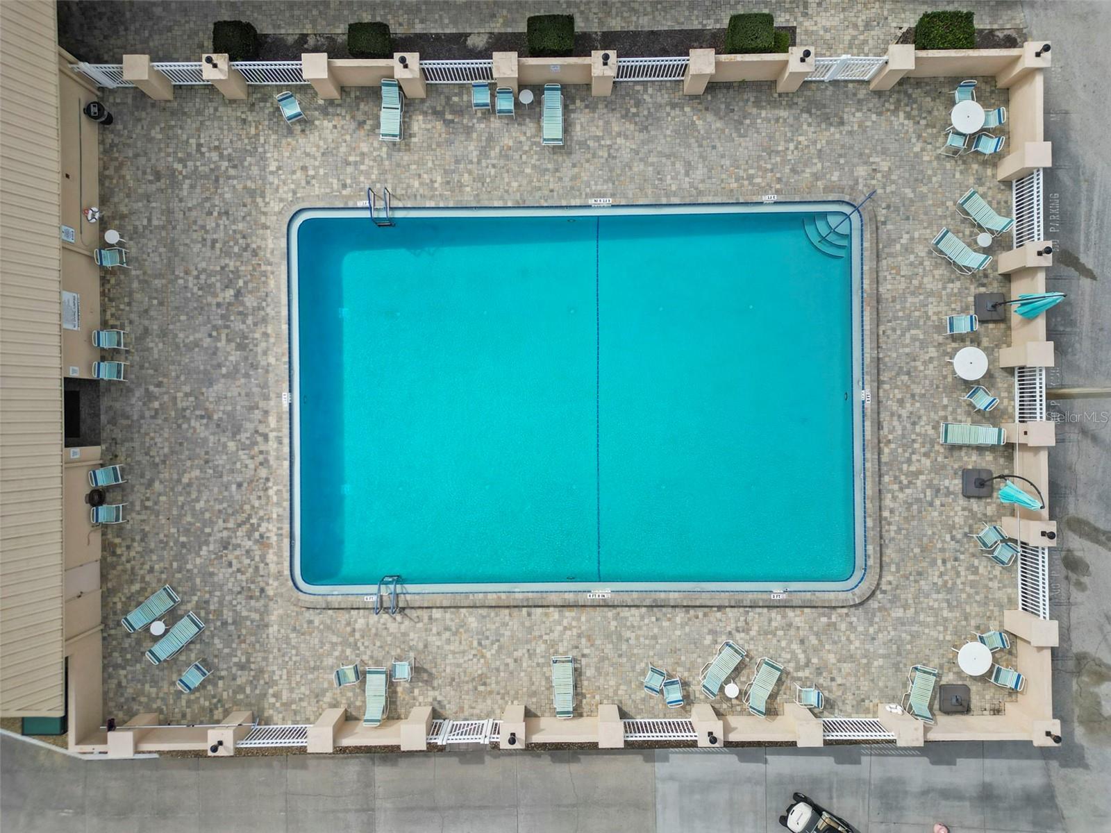 ZELLWOOD STATION - Residential