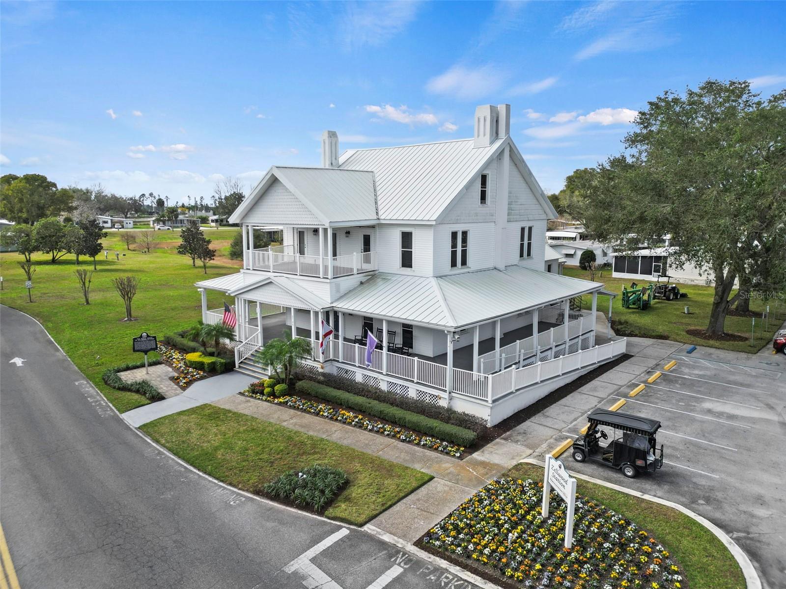 ZELLWOOD STATION - Residential