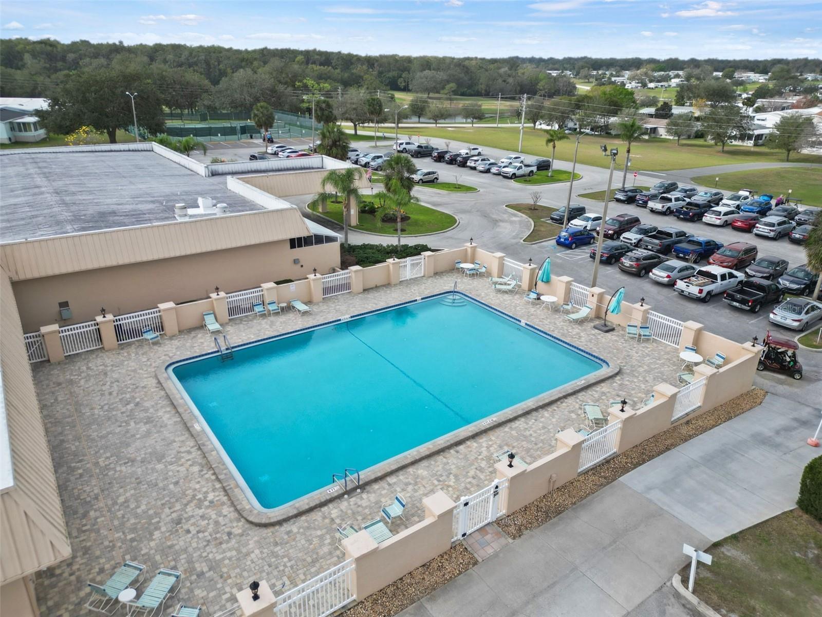 ZELLWOOD STATION - Residential