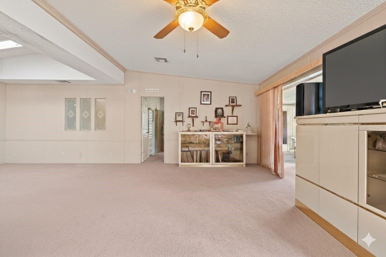 ZELLWOOD STATION - Residential