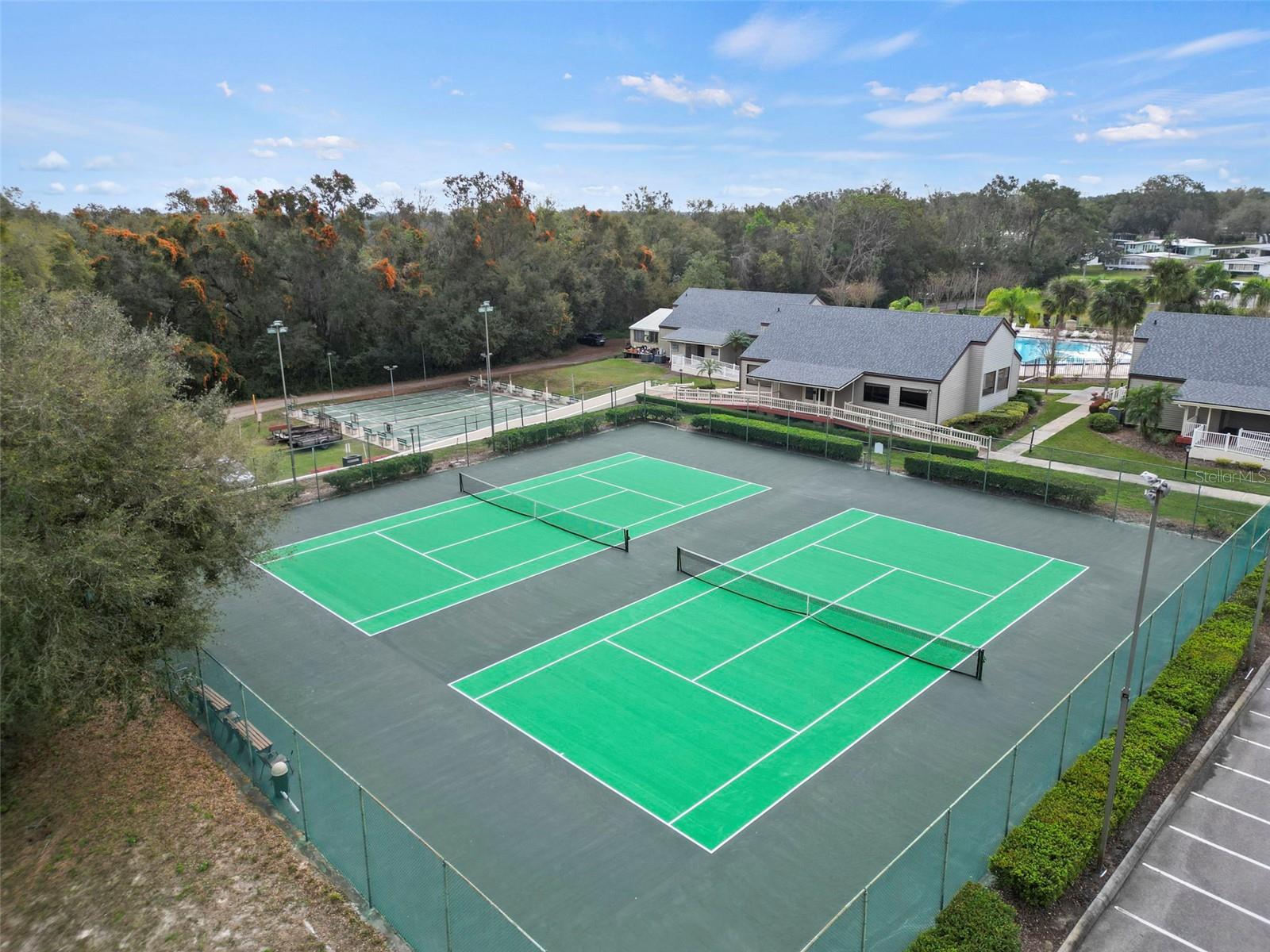 ZELLWOOD STATION - Residential