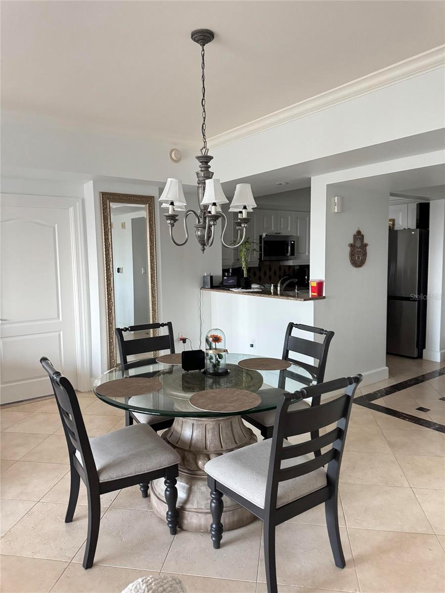 REUNION GRANDE CONDO - Residential