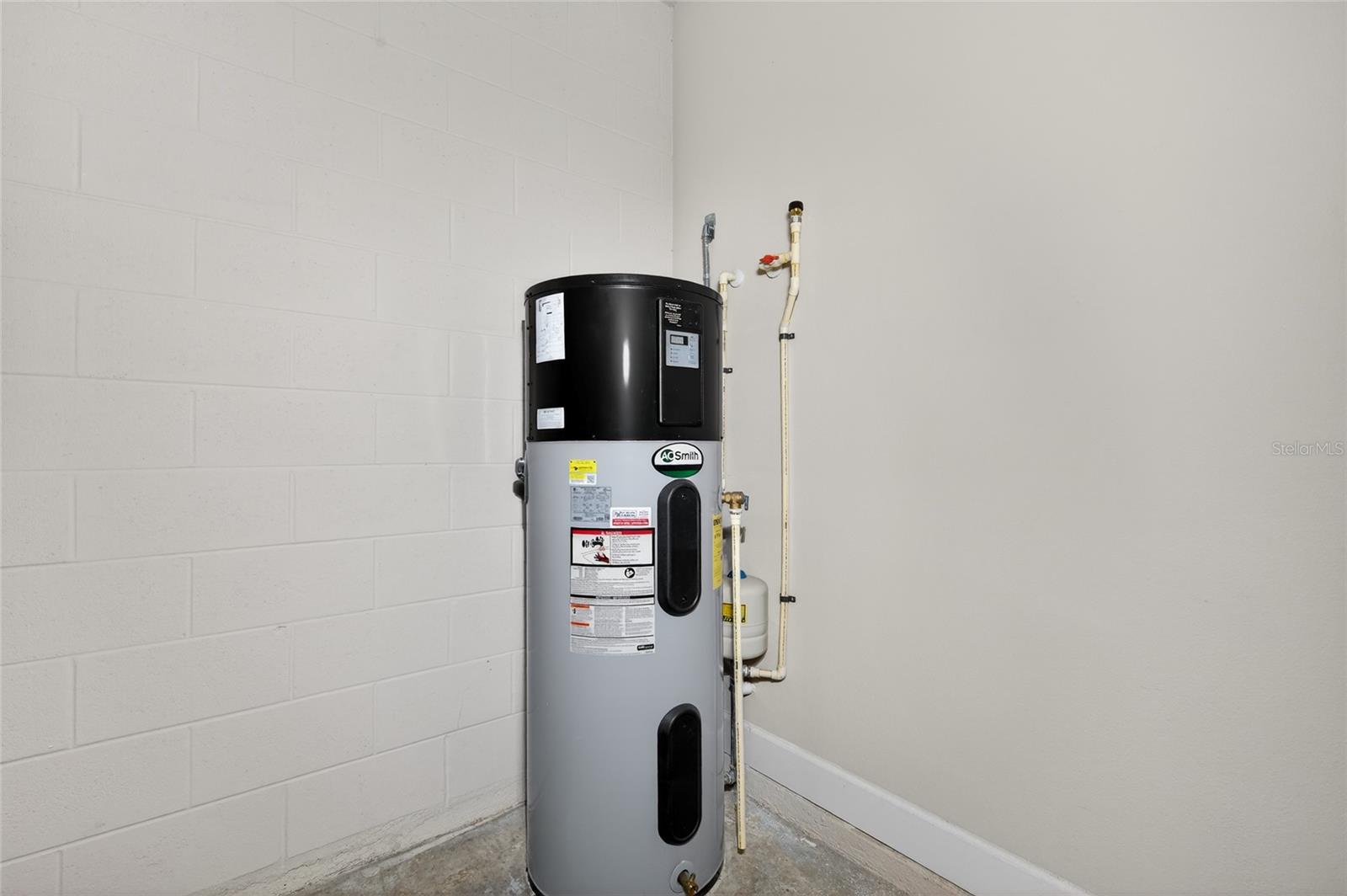 WATERS EDGE - Residential