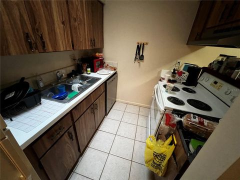 Tiny photo for 601 NE 28th Avenue, Ocala, FL 34470 (MLS # OM724434)