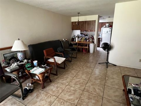 Tiny photo for 601 NE 28th Avenue, Ocala, FL 34470 (MLS # OM724434)