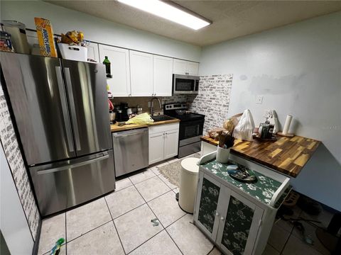 Tiny photo for 601 NE 28th Avenue, Ocala, FL 34470 (MLS # OM724434)