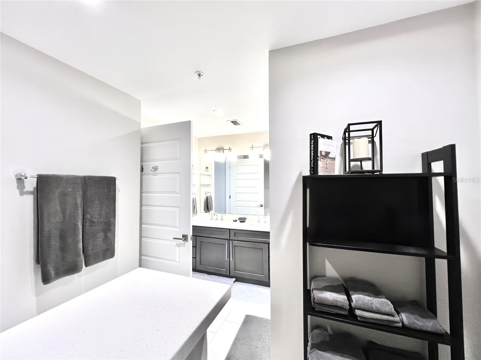 BELLA COLLINA - Residential