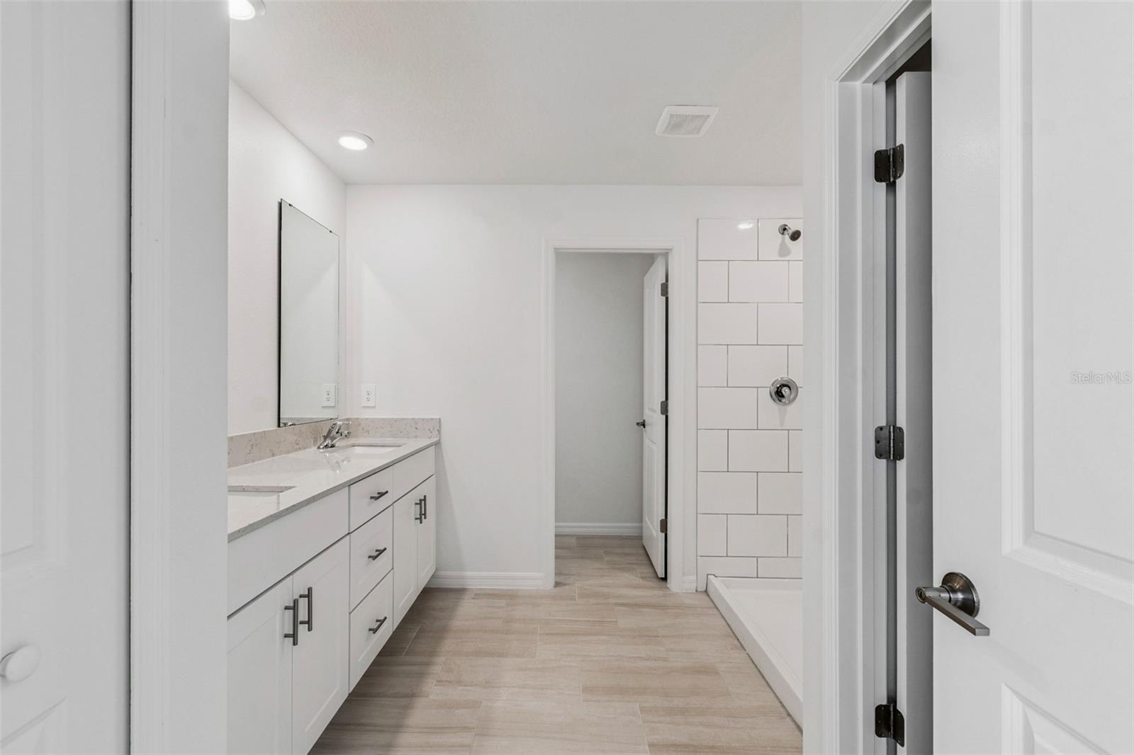 NORTH PK ISLE PH 2C 3B & 4 - Residential Lease