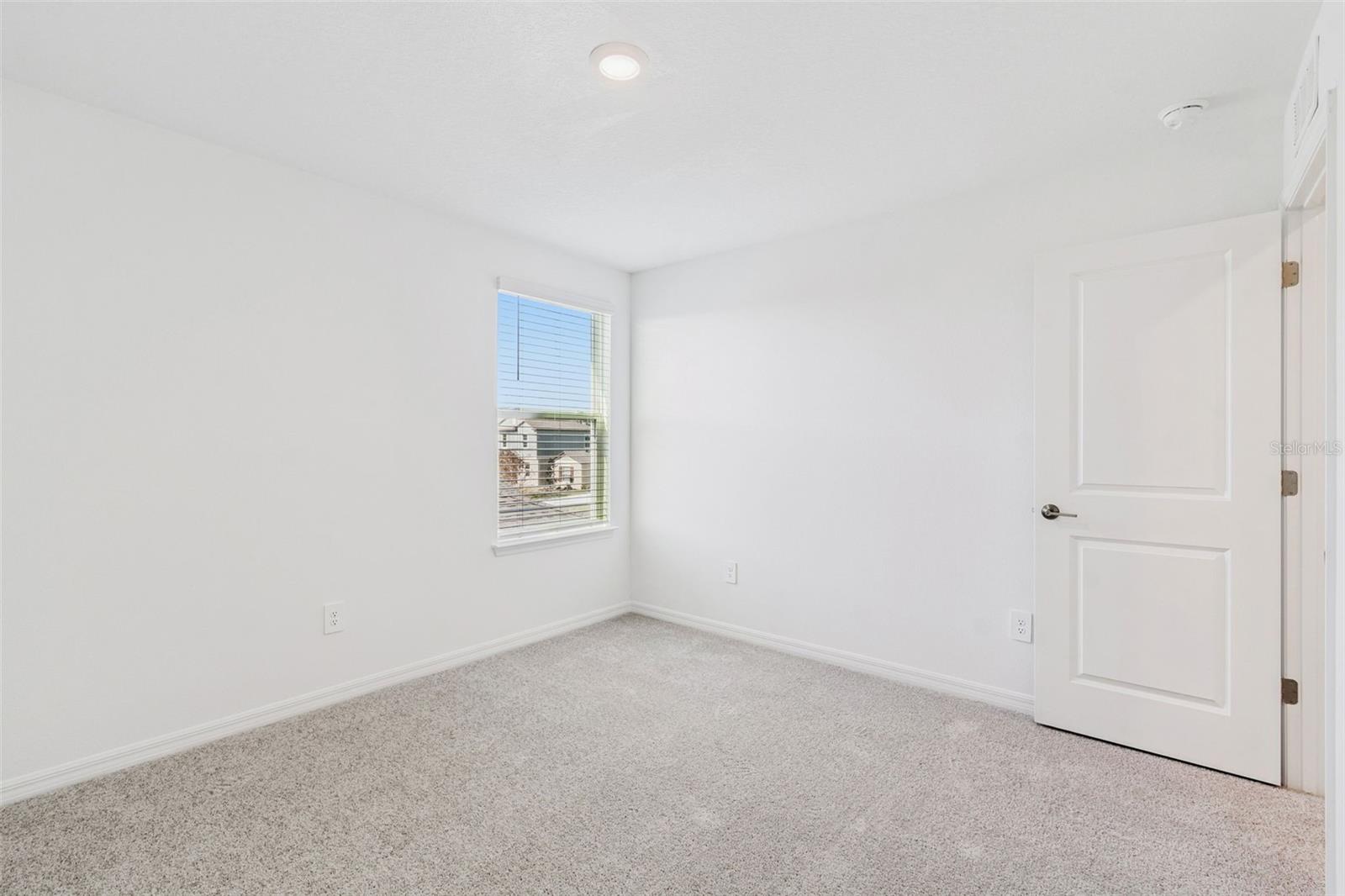 NORTH PK ISLE PH 2C 3B & 4 - Residential Lease