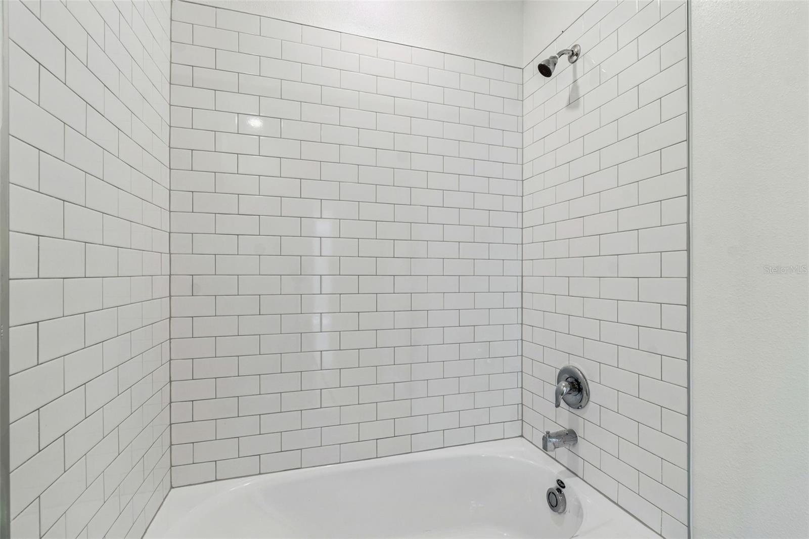 NORTH PK ISLE PH 2C 3B & 4 - Residential Lease