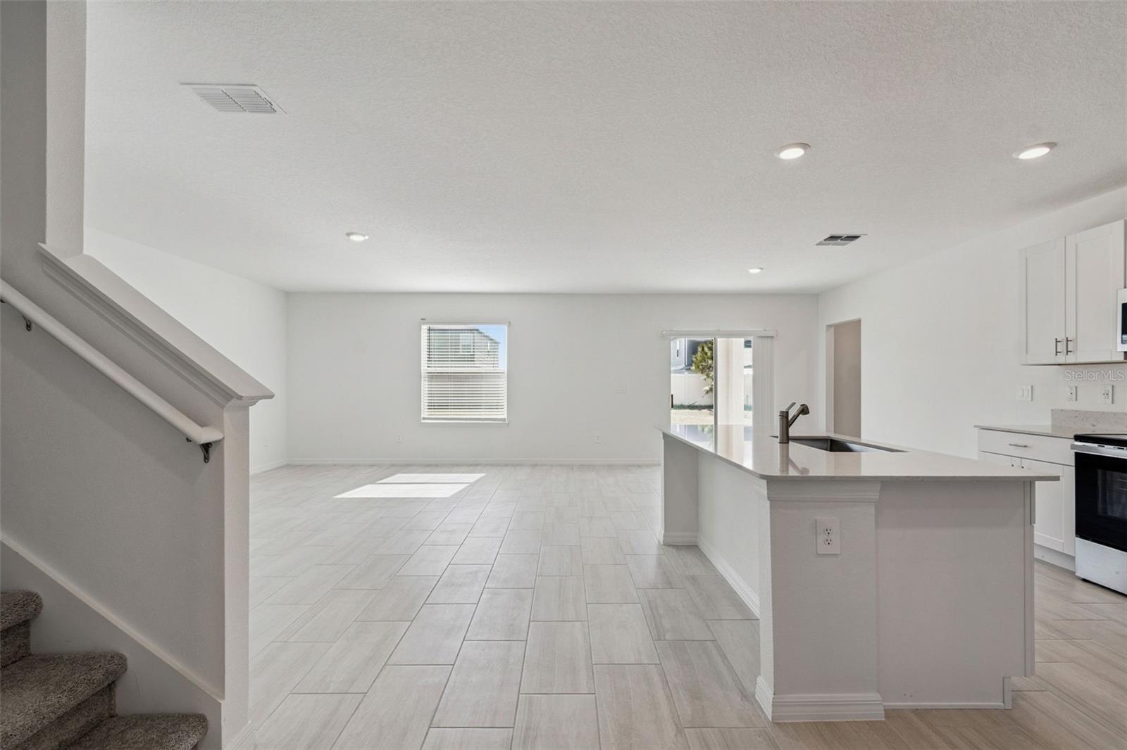 NORTH PK ISLE PH 2C 3B & 4 - Residential Lease