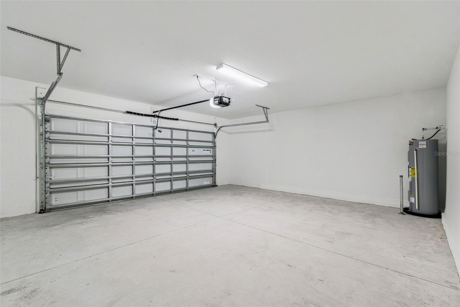 NORTH PK ISLE PH 2C 3B & 4 - Residential Lease