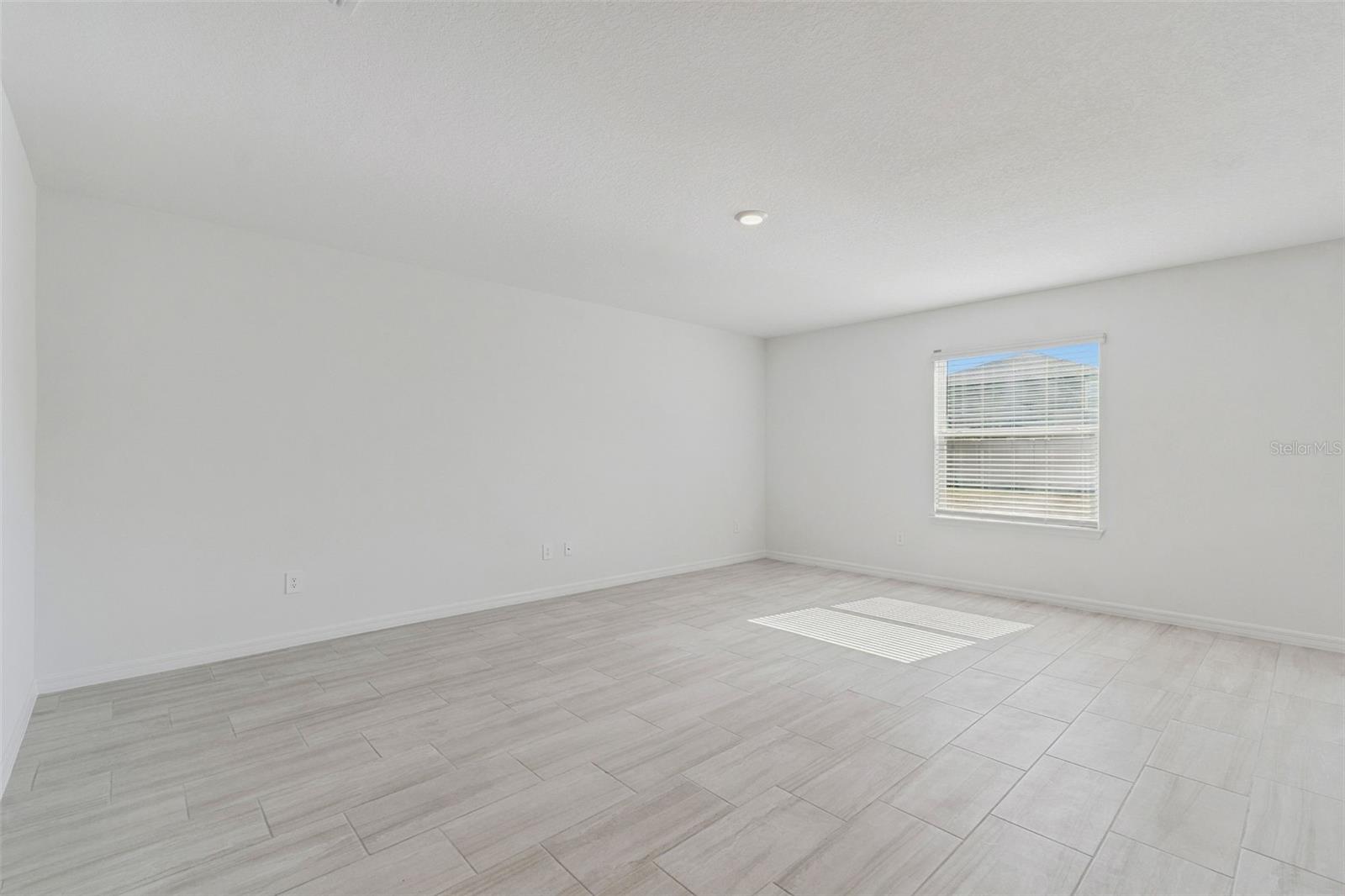 NORTH PK ISLE PH 2C 3B & 4 - Residential Lease