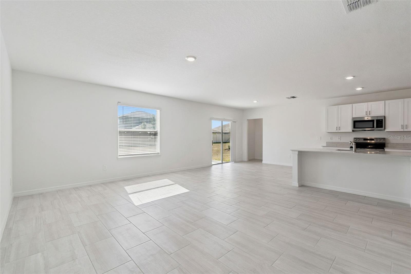 NORTH PK ISLE PH 2C 3B & 4 - Residential Lease