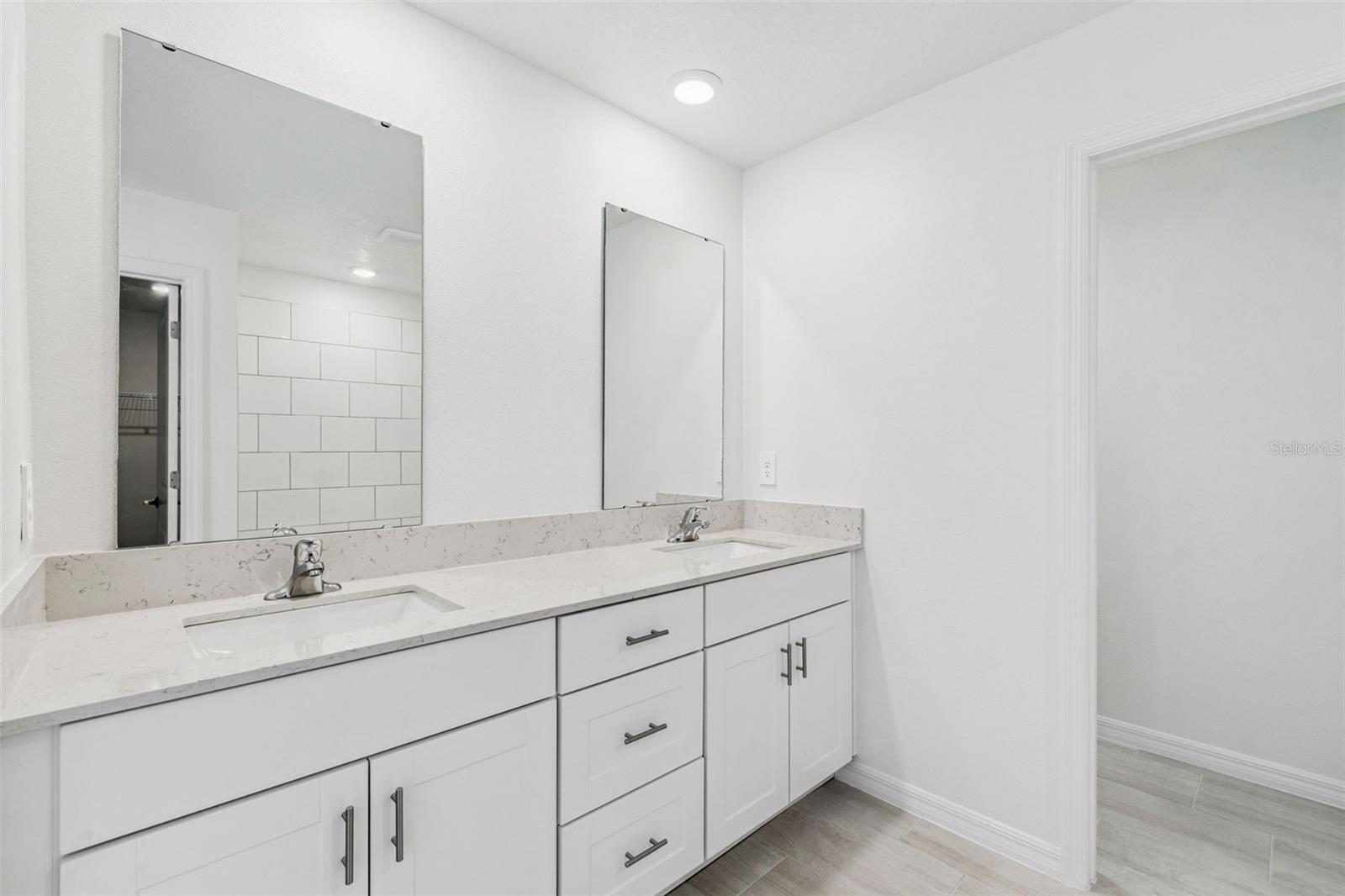 NORTH PK ISLE PH 2C 3B & 4 - Residential Lease