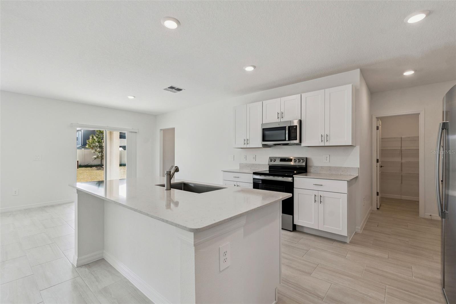 NORTH PK ISLE PH 2C 3B & 4 - Residential Lease