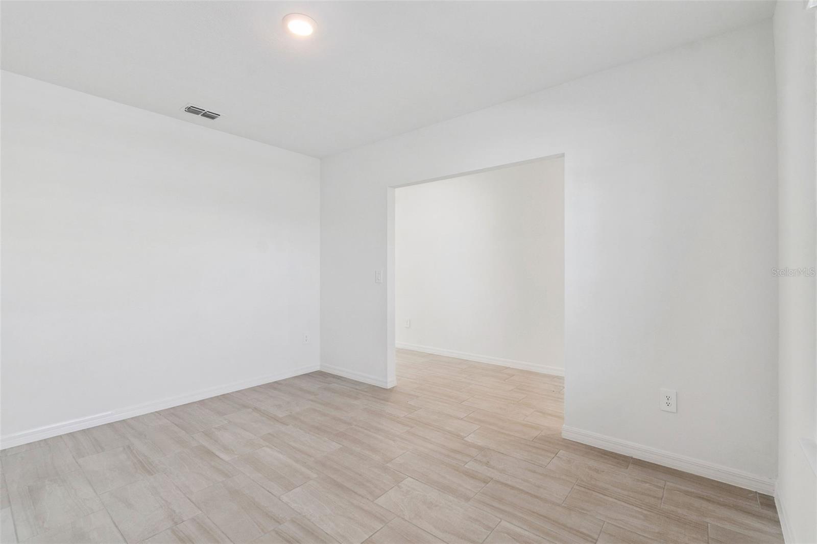 NORTH PK ISLE PH 2C 3B & 4 - Residential Lease