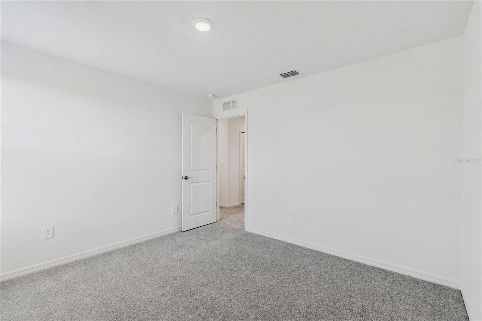 NORTH PK ISLE PH 2C 3B & 4 - Residential Lease