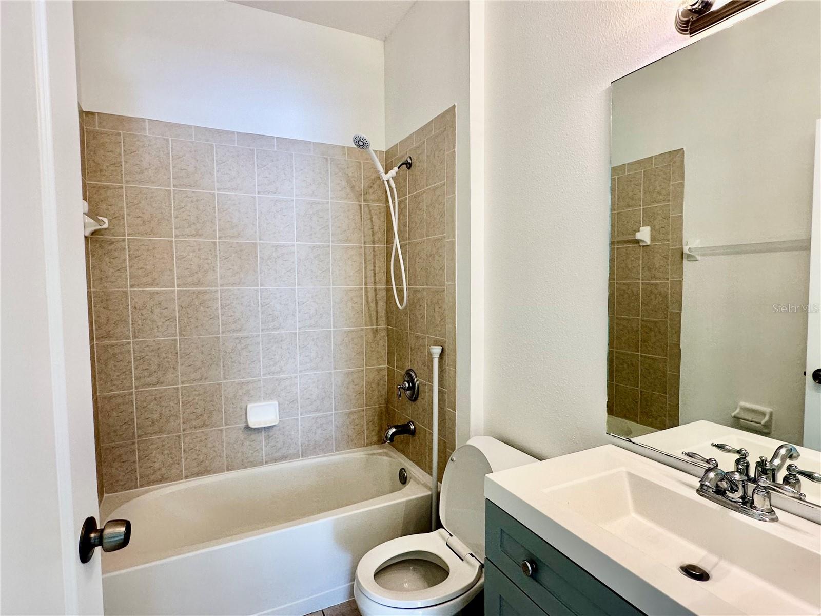 SILVERLAKE - Residential Lease