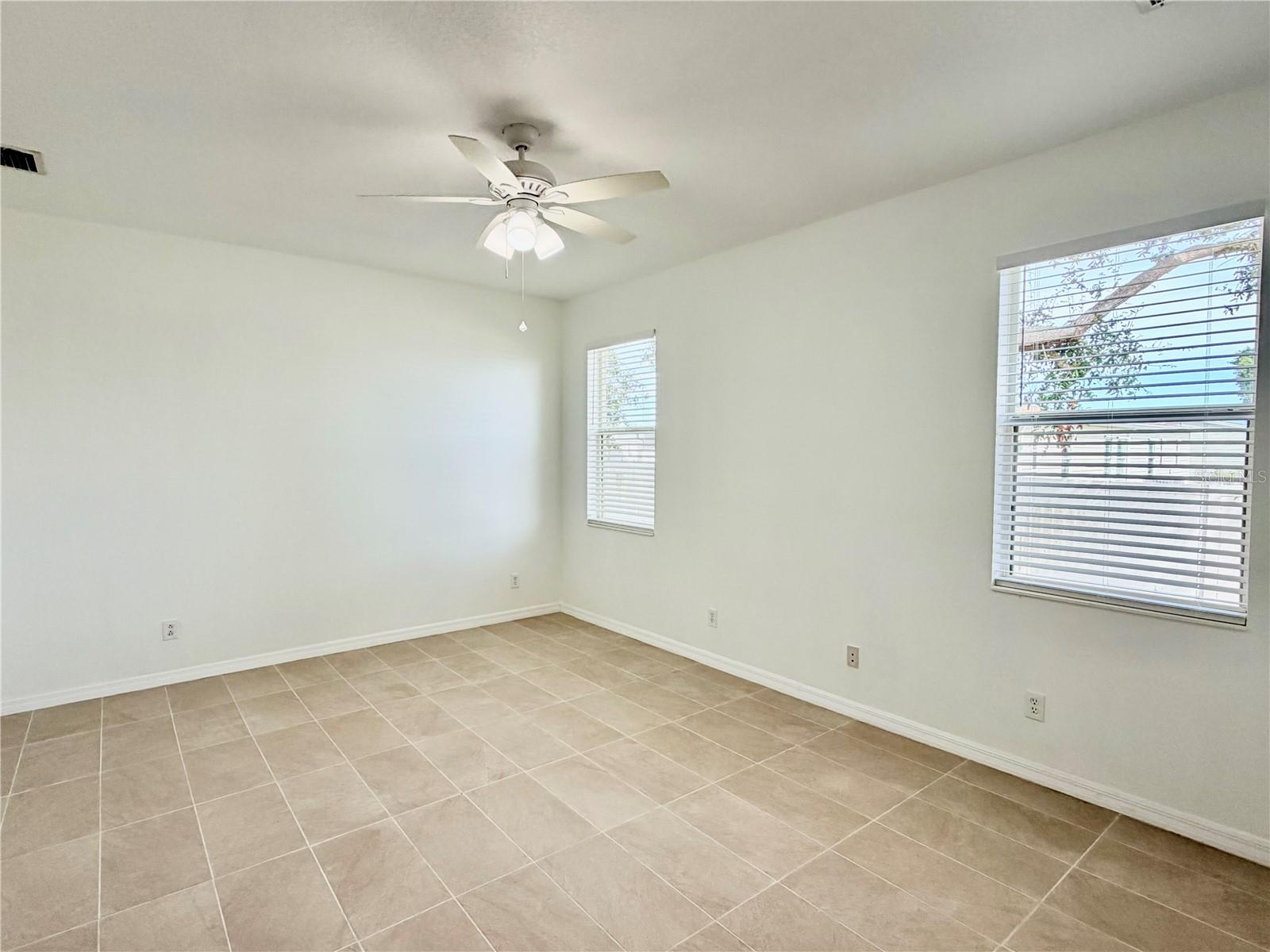 SILVERLAKE - Residential Lease