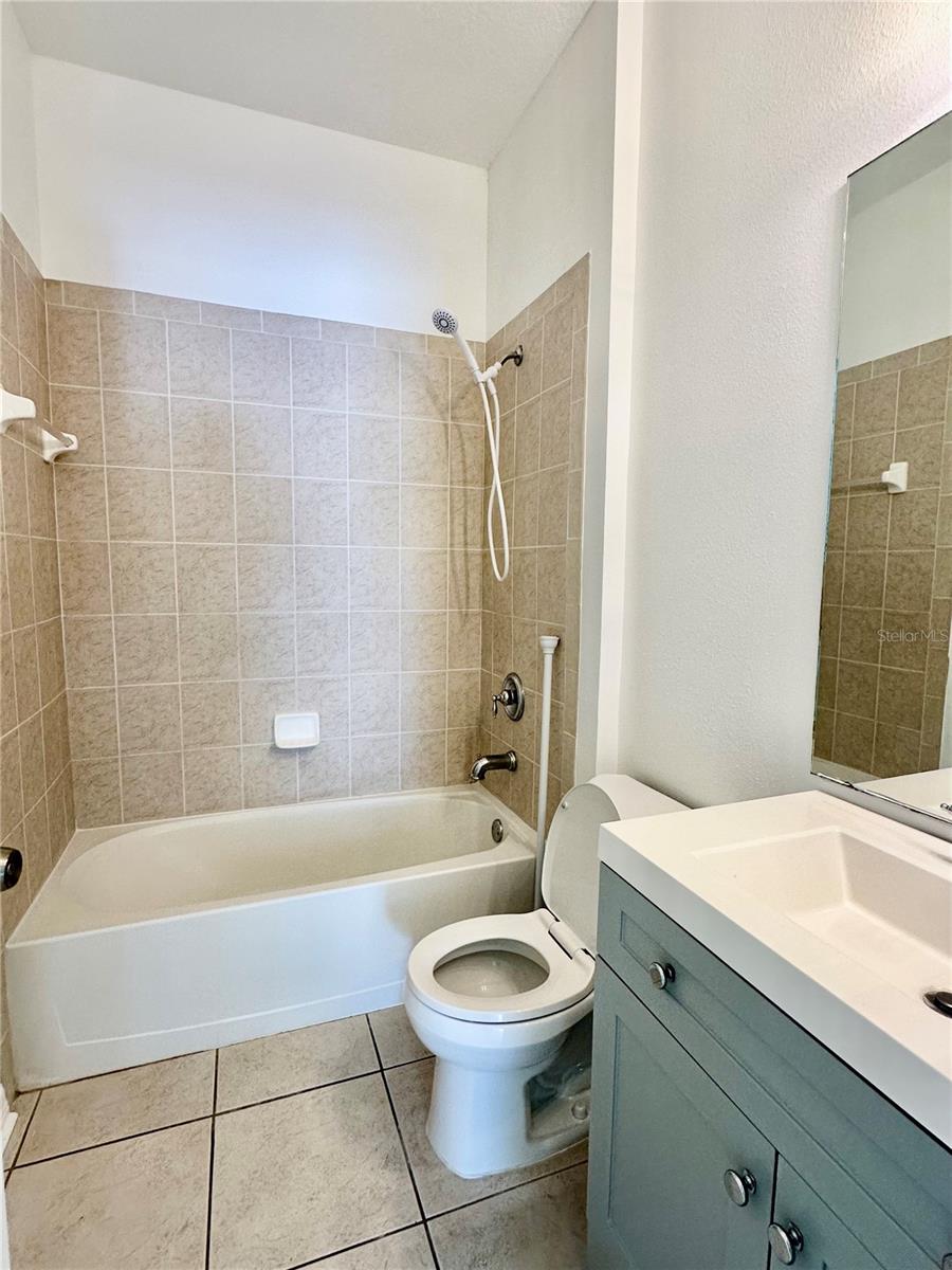 SILVERLAKE - Residential Lease